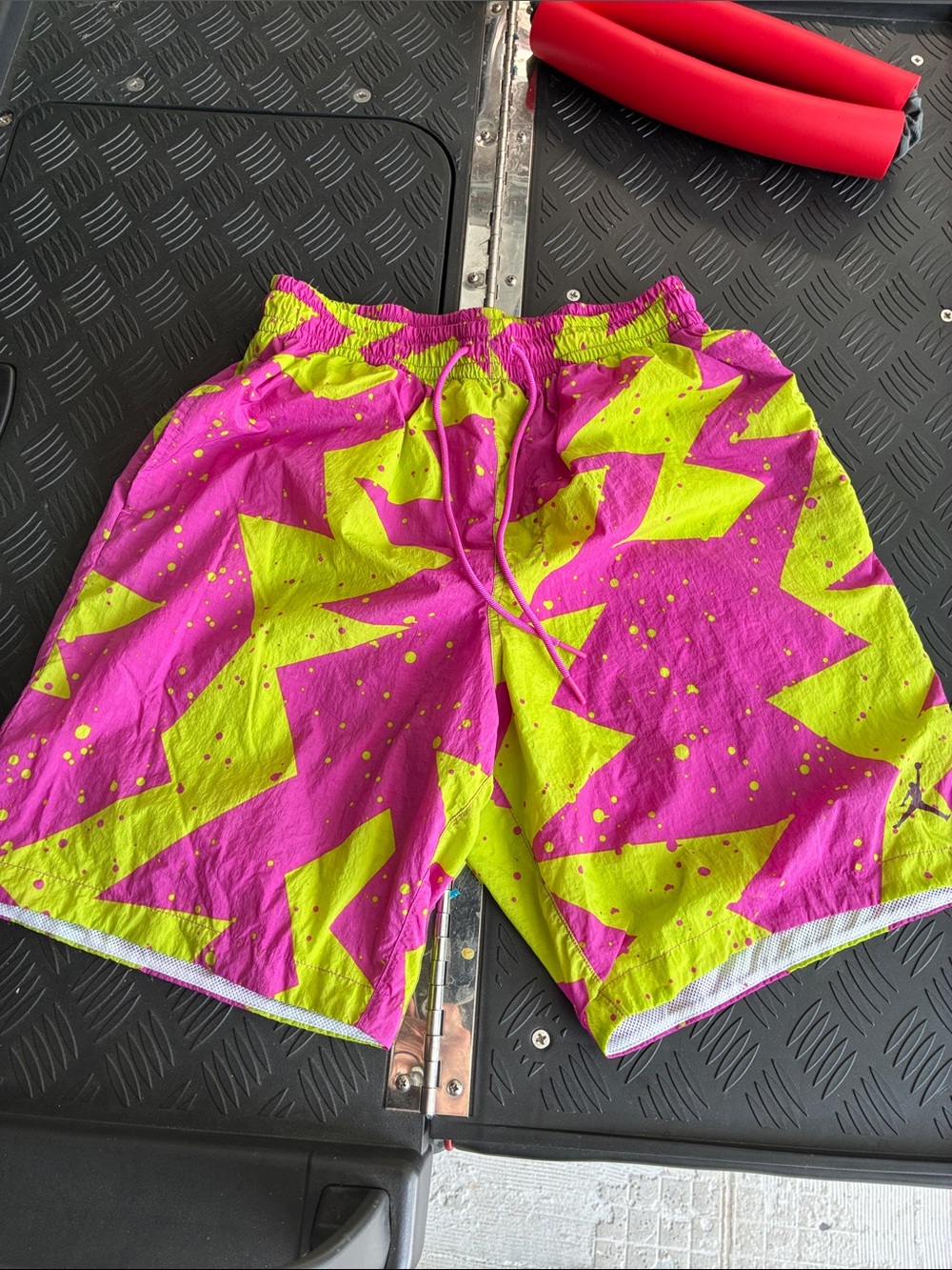 Jordan Retro Poolside shorts large